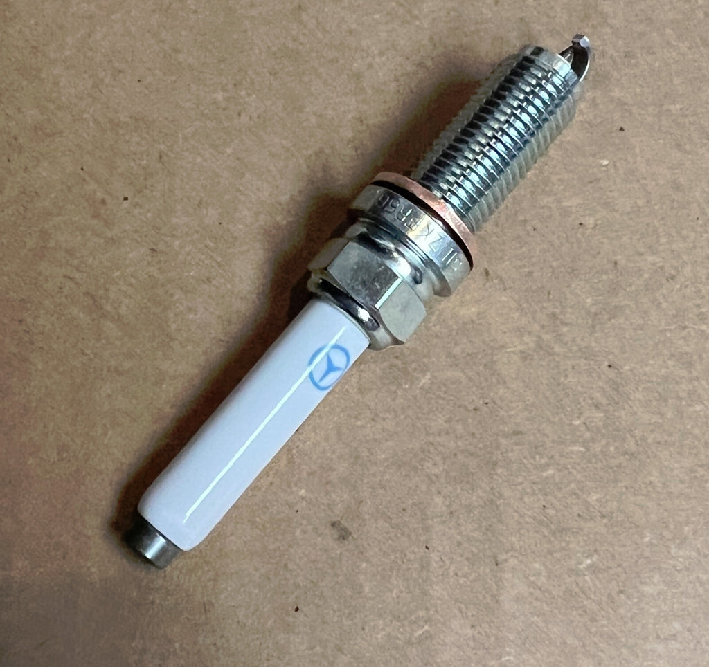 New Genuine OEM Mercedes  A2701590600  - Set of 6 Spark Plugs