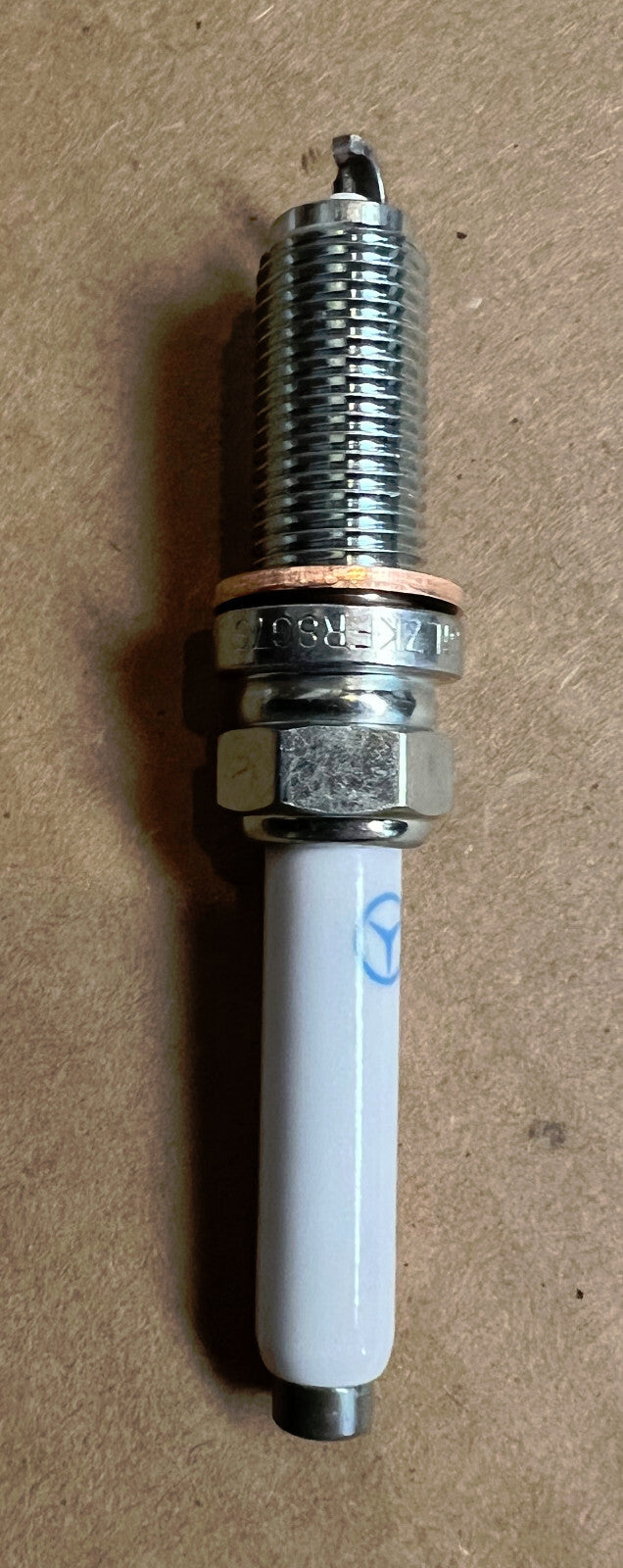 New Genuine OEM Mercedes  A2701590600  - Set of 6 Spark Plugs