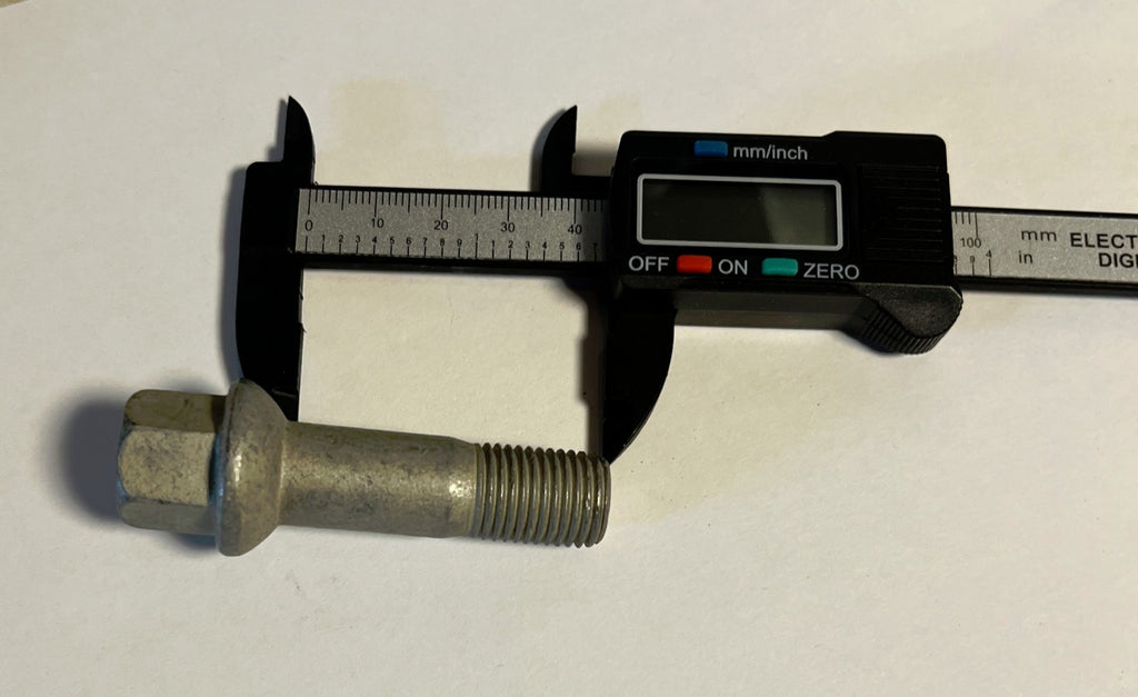 Set of 20 Genuine Mercedes-Benz Wheel Bolts OEM# 0009905307 Made in Germany