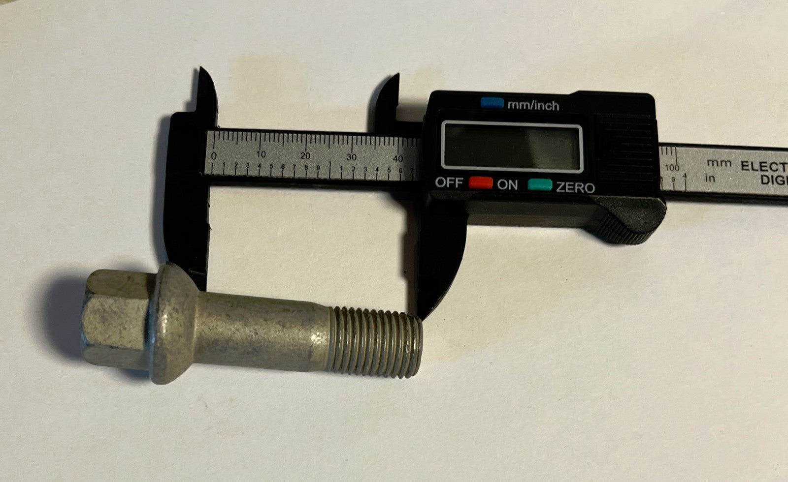 Set of 20 Genuine Mercedes-Benz Wheel Bolts OEM# 0009905307 Made in Germany